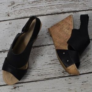 CL Chinese Laundry Cheers Black Platform Sandals